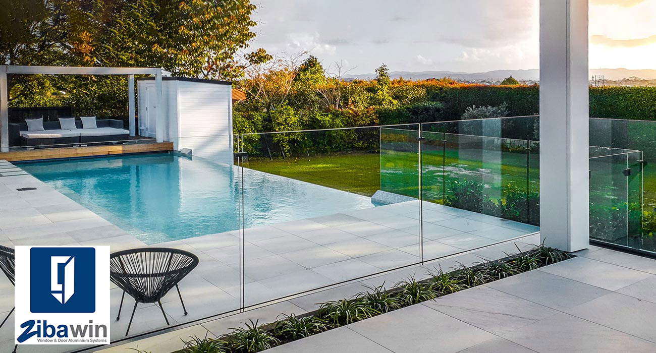 نرده شیشه ای دفنی یا نرده شیشه ای توکار – راهنمای جامع طراحی، نصب و قیمت